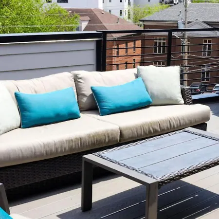 Metro Charm - Rooftop Lounge - Hot Tub Holiday home Nashville