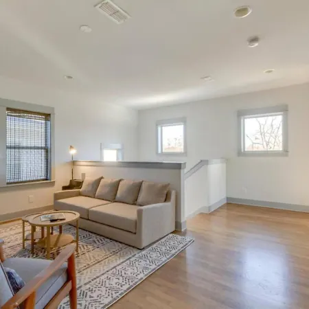 Holiday home Cleveland Park Charmer- Full Kitchen- Private Yard *