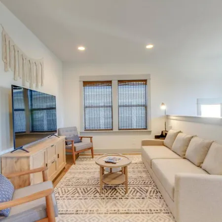 Cleveland Park Charmer- Full Kitchen- Private Yard Holiday home Nashville