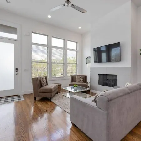 The Ivy 3 Bedroom 2.5 Bath In West End