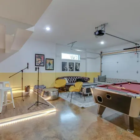 Spacious And Modern 2 Rooftops Stage Games And Nashville