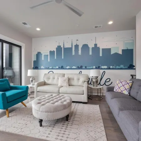 Rhythmic Retreat Rooftop Lounge 4 Bedroom 4.5 Bath * Nashville