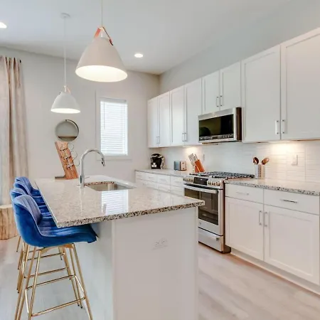 Harmony Of Dual Townhomes With 14 Beds Nashville