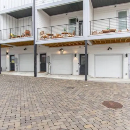 Two Townhomes Rooftop Patios Hillsboro Village Holiday home *