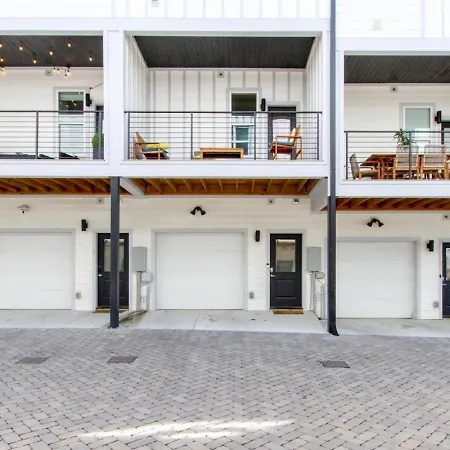 Holiday home Two Townhomes Rooftop Patios Hillsboro Village Nashville