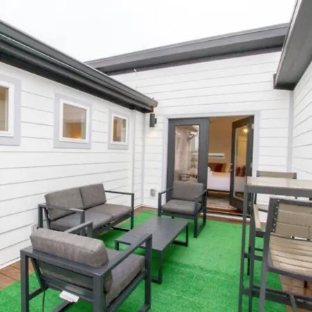 Two Townhomes Rooftop Patios Hillsboro Village Holiday home