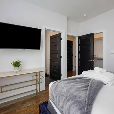 Two Townhomes - Hot Tubs And Rooftop Balconies * Nashville