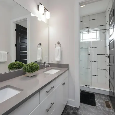 Two Townhomes - Hot Tubs And Rooftop Balconies