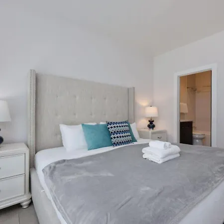 Holiday home Two Townhomes - Hot Tubs And Rooftop Balconies Nashville