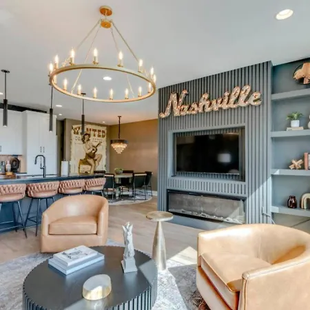 The Honkytonk Haven Hot Tub And Mini Golf Rooftop Holiday home *