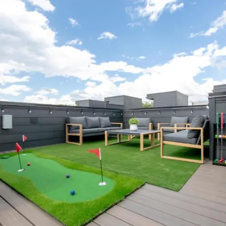 Holiday home The Honkytonk Haven Hot Tub And Mini Golf Rooftop Nashville