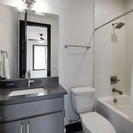 Holiday home Two Townhomes- Rooftop Lounge- Hot Tub- Views