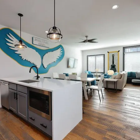 Two Townhomes- Rooftop Lounge- Hot Tub- Views Nashville
