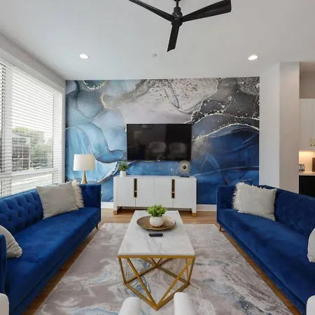 Two Townhomes- Rooftop Lounges- Hot Tub- Game Holiday home Nashville