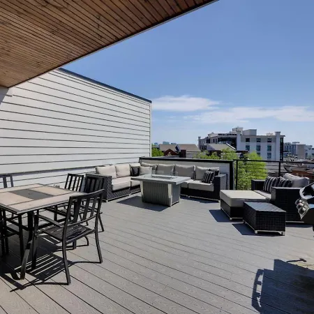 Two Townhomes Rooftop Lounges With Skyline Views Holiday home Nashville