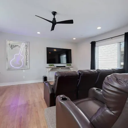 Holiday home Two Townhomes Rooftop Lounges With Skyline Views Nashville