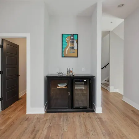 Holiday home Two Townhomes Rooftop Lounges With Skyline Views *