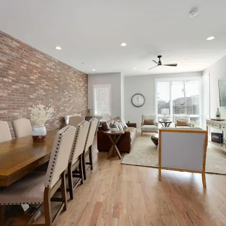Two Townhomes Rooftop Lounges With Skyline Views * Nashville