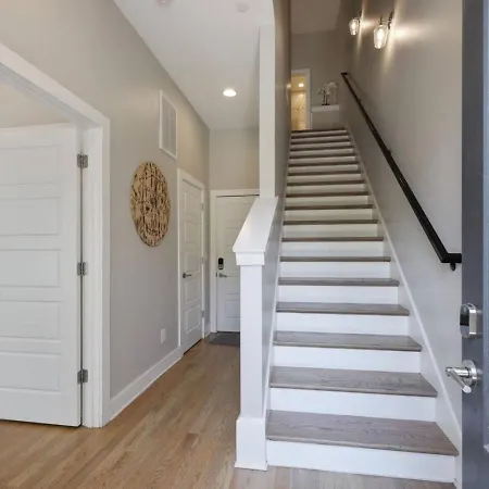 Two Townhomes- Rooftop Lounges- Hot Tub- Game * Nashville
