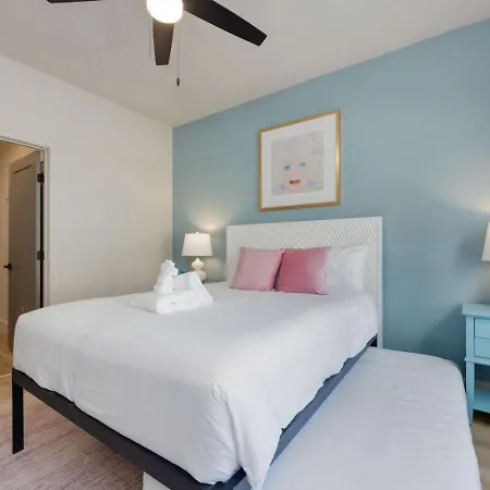 Hey Dolly Denim Dual Townhomes Holiday home