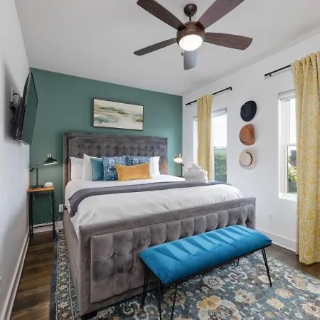 Holiday home Luxury Double Townhomes With Two Huge Sky Rooftops Nashville