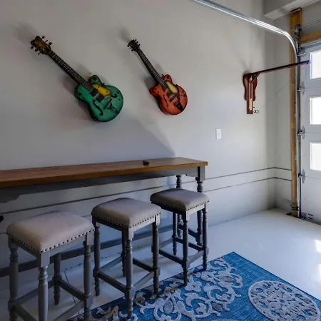 Hey Dolly Denim Dual Townhomes Holiday home Nashville