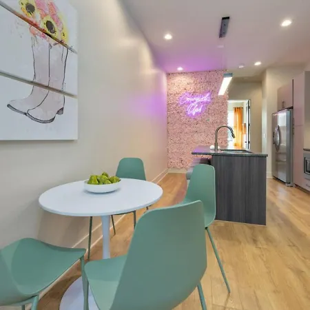 Music Abode And Cowgirl Up Dual Townhomes Nashville