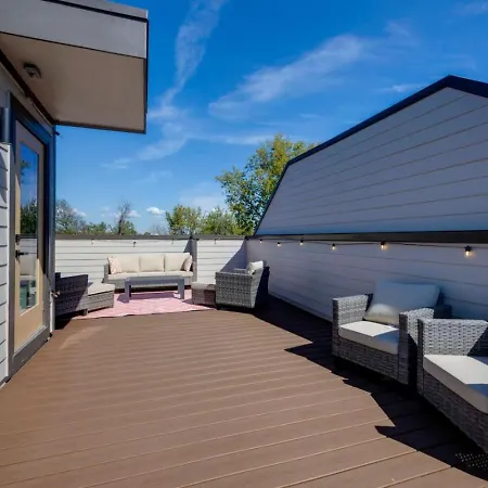 Hey Dolly Denim Dual Townhomes Holiday home *