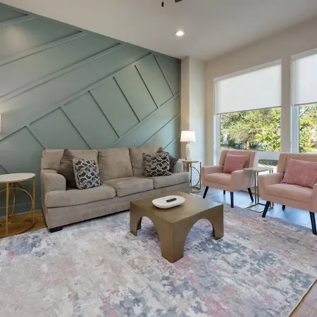 Holiday home Music Abode And Cowgirl Up Dual Townhomes