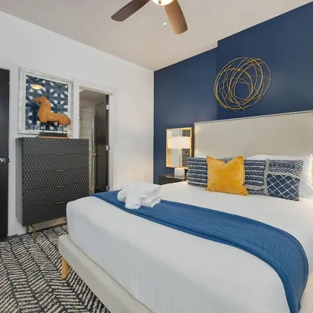 Luxury Double Townhomes With Two Huge Sky Rooftops *
