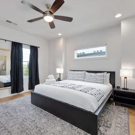 Luxury Double Townhomes With Two Huge Sky Rooftops Holiday home Nashville