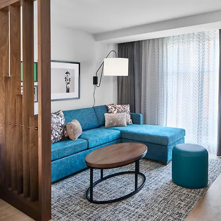 By Marriott Downtown/convention Center Hotel 3*