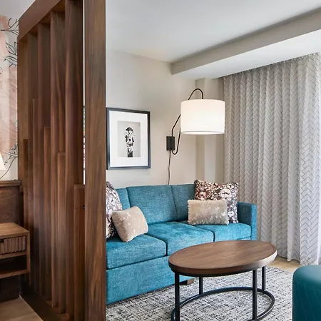 By Marriott Downtown/convention Center 3*