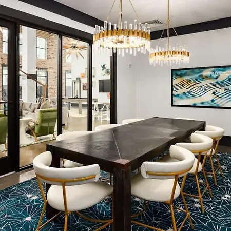5min To Dt Pool King Bed Full Gym Parking Apartment Nashville