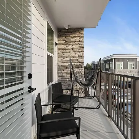 5min To Dt Pool King Bed Full Gym Parking Nashville
