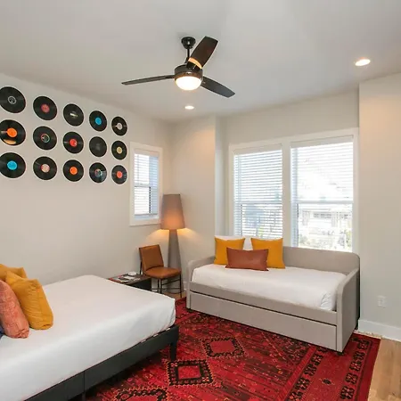 Mid-century Luxury Rooftop Lounge Near Broadway *