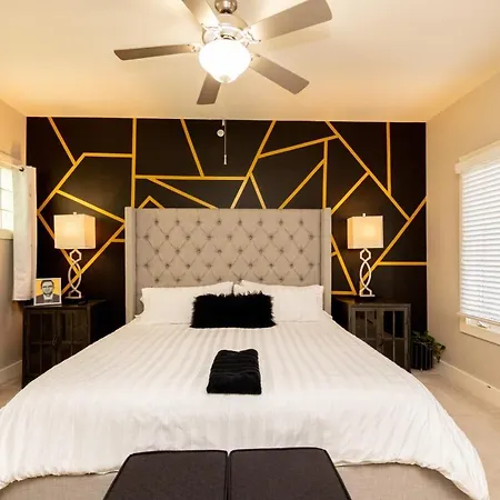Cashville Near Music Row Private Balcony Holiday home Nashville