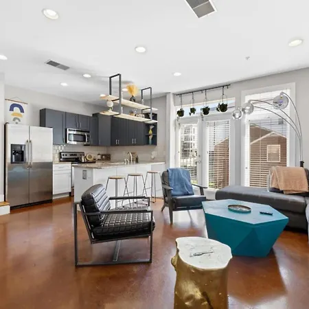 Experience Broadway - Min 2 Broadway & Restaurants * Nashville