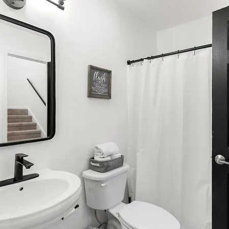 Holiday home Perfect Sleep 20 Downtown 10 Queen Beds