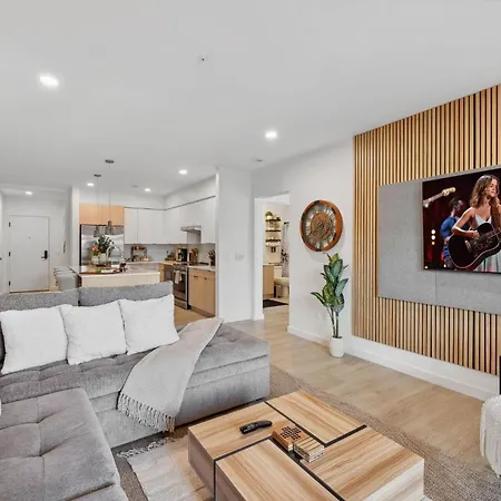 Riffs - 2 Unit Odyssey Combo - Heart Of Midtown Holiday home