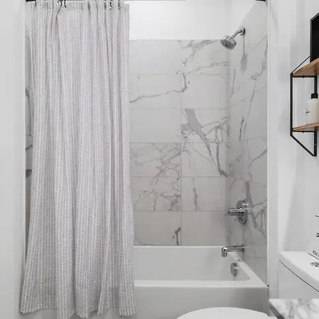 Luxury Riverview With Patio Walk To Broadway