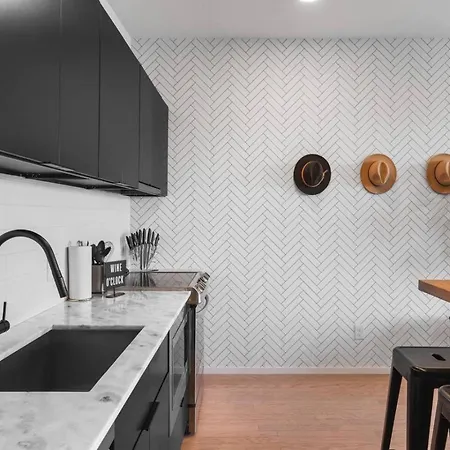 Luxury Riverview With Patio Walk To Broadway