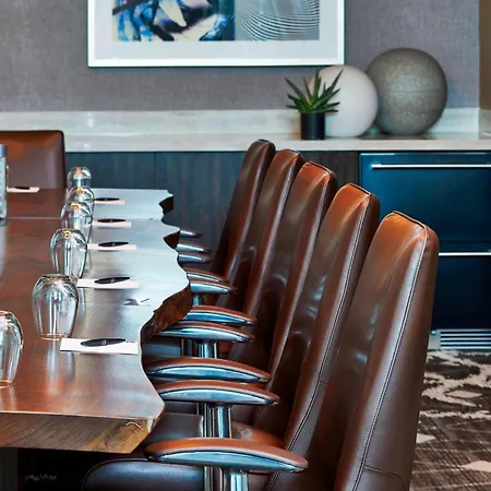 By Marriott Downtown/convention Center Hotel 3*