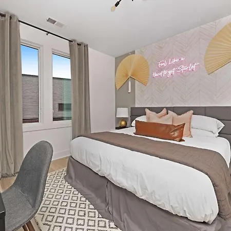 The Camellia - Rooftop Patio & Dog Friendly! * Nashville