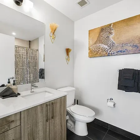Wild & Chic Safari Downtown Apartment Nashville