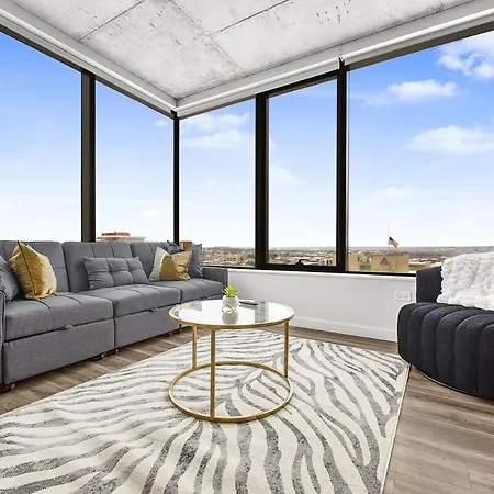 Wild & Chic Safari Downtown Apartment Nashville