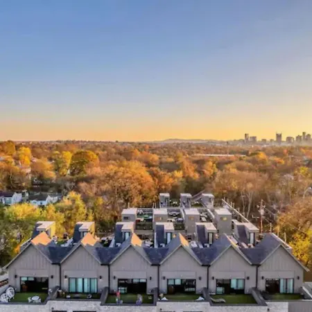 24k Escape - Rooftop Oasis, 3 Miles To Broadway!