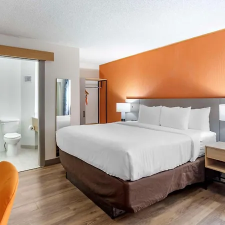 Comfort & Downtown - Stadium Hotel