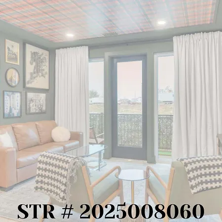 The Lounge Close To Broadway Apartment