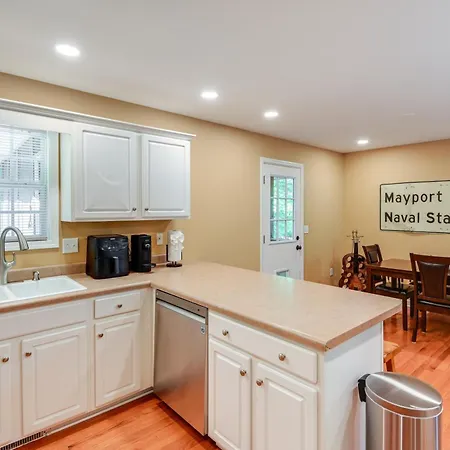 Holiday home Cozy Hermitage W/ Deck: 11 Mi To Nashville! *